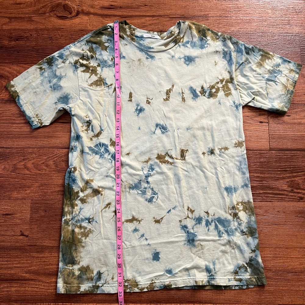 Fashion Nova Mens XL tshirt